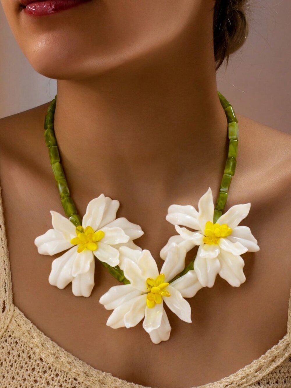White Elegant Women's Exaggerated Flower Beaded Pendant Floral Necklace